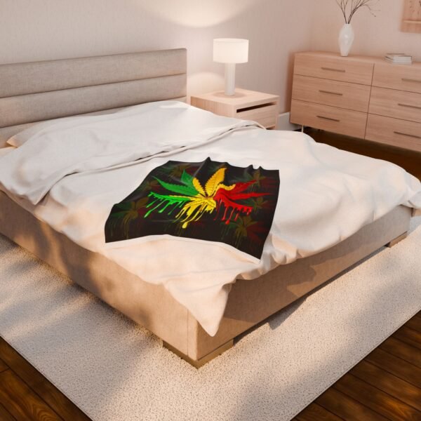 Rasta Leaf Velveteen Plush Blanket - Image 4